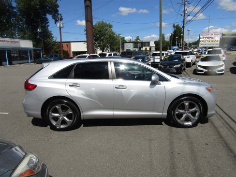 Used 2010 Toyota Venza AWD image 9