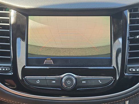 Certified 2022 Chevrolet Trax LT w/ Midnight Edition image 15
