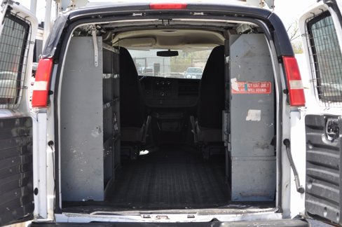 Used 2010 Chevrolet Express 2500 image 21