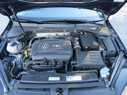 Used 2017 Volkswagen Golf SEL image 32