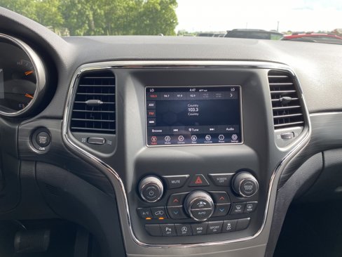 Used 2021 Jeep Grand Cherokee Laredo image 14