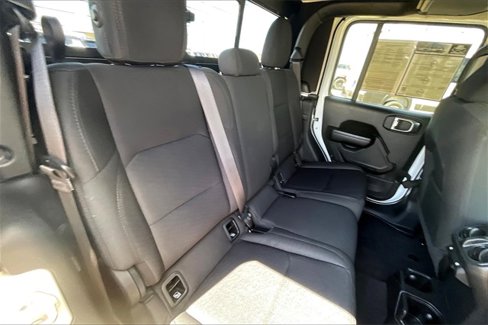 Used 2021 Jeep Gladiator Willys image 28