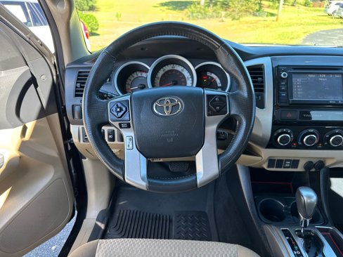 Used 2015 Toyota Tacoma PreRunner image 17