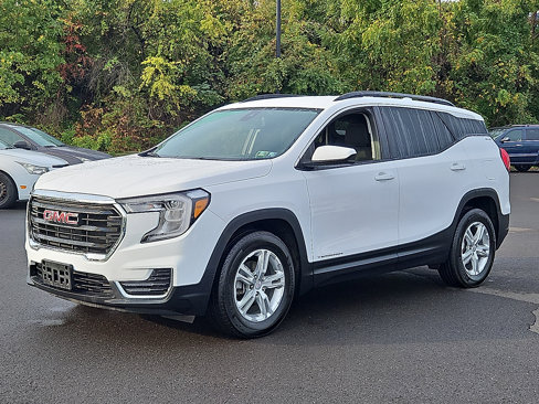 Certified 2022 GMC Terrain SLE w/ Driver Convenience Package image 3
