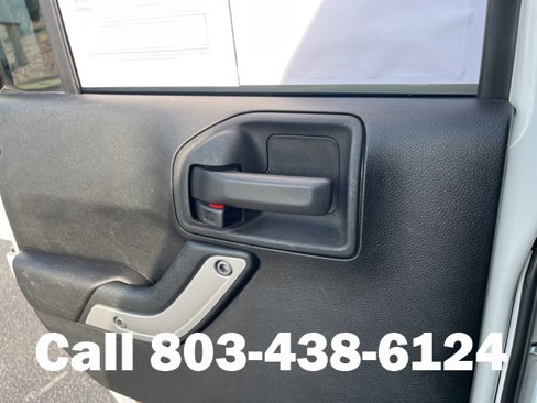 Used 2014 Jeep Wrangler Unlimited Sahara w/ Connectivity Group image 11