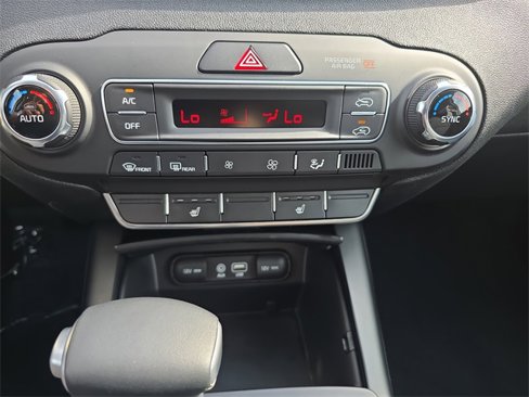 Used 2020 Kia Sorento LX w/ LX I4 Convenience Package image 26