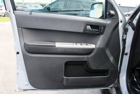 Used 2011 Ford Escape XLT image 10