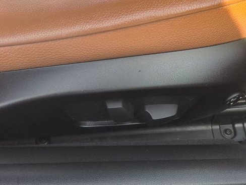 Used 2013 BMW 335i Convertible image 32