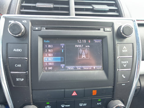 Used 2016 Toyota Camry image 5