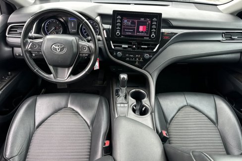 Used 2022 Toyota Camry SE image 3