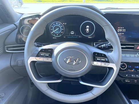Certified 2023 Hyundai Elantra SEL w/ Convenience Package image 12