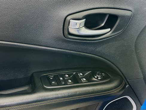 Certified 2021 Jeep Compass Limited image 17