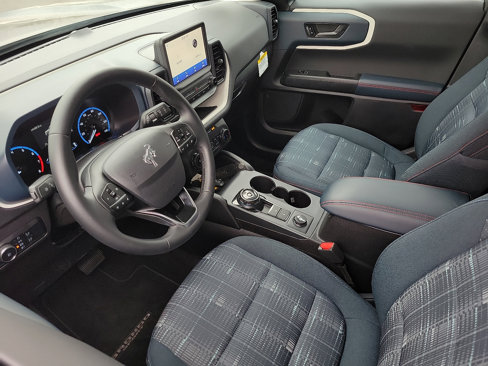 Used 2024 Ford Bronco Sport Heritage w/ Heritage Convenience Package image 3