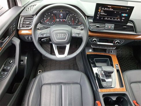 Certified 2023 Audi Q5 2.0T Premium w/ Convenience Package image 12