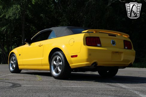 Used 2006 Ford Mustang GT image 3