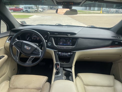 Used 2017 Cadillac XT5 Luxury w/ Driver Awareness Package image 9