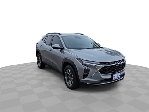 Certified 2024 Chevrolet Trax LT w/ Driver Confidence Package image 2
