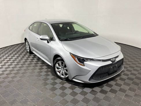 Used 2020 Toyota Corolla LE image 3