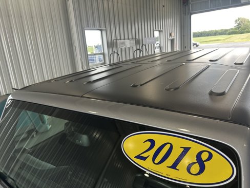 Used 2018 Jeep Wrangler Unlimited Sahara image 9