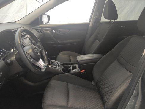 Used 2018 Nissan Rogue SV image 17