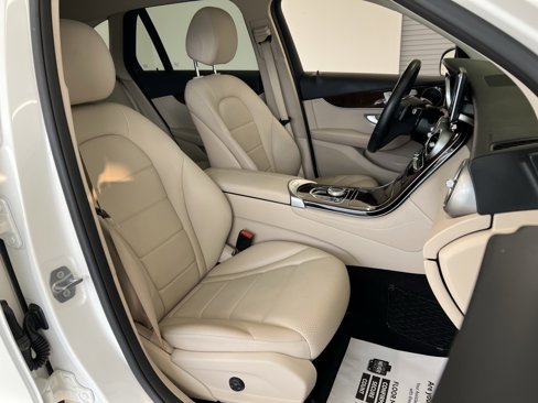 Used 2017 Mercedes-Benz GLC 300 4MATIC w/ Premium 1 Package image 41