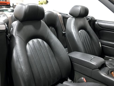 Used 2001 Jaguar XK8 Convertible image 32