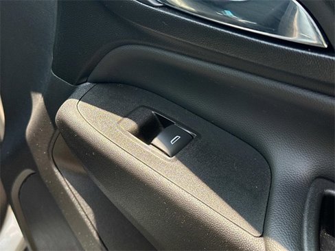 Used 2021 Chevrolet Equinox LT image 19
