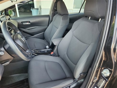Used 2021 Toyota Corolla LE image 10