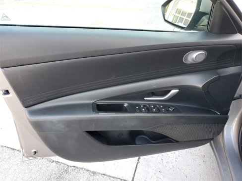 Certified 2023 Hyundai Elantra SEL image 12