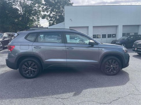 New 2022 Volkswagen Taos S image 5