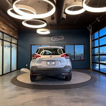 Used 2019 Nissan Kicks SV image 4