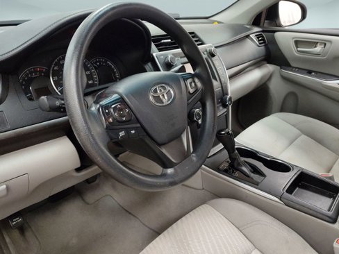 Used 2015 Toyota Camry SE image 4