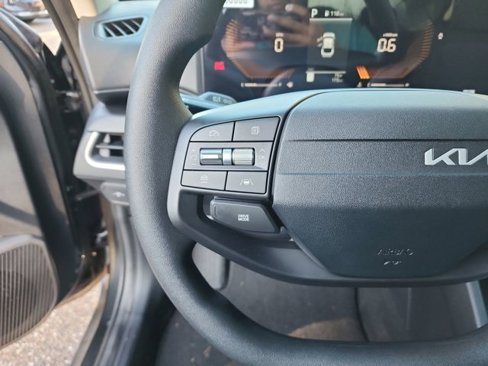 New 2025 Kia K4 LXS image 22
