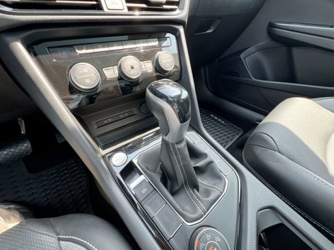 Used 2022 Volkswagen Taos SEL image 19