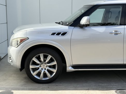 Used 2012 INFINITI QX56 4WD w/ Theater Pkg image 5