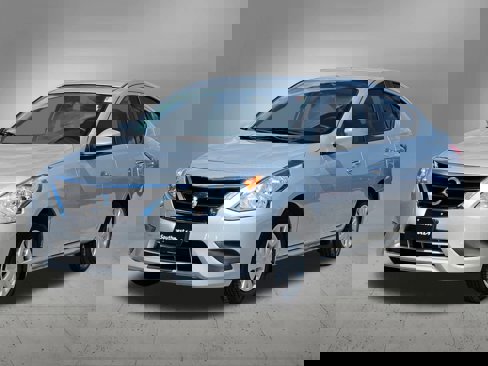 Used 2019 Nissan Versa SV image 9