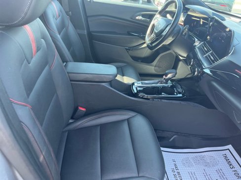 Used 2024 Chevrolet Trax RS w/ Sunroof Package image 28