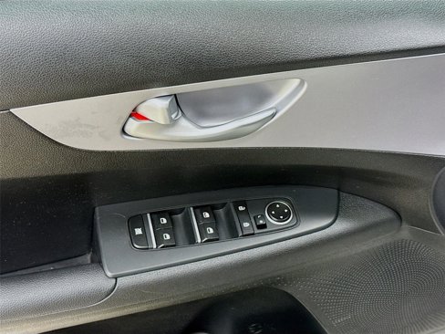 Used 2024 Kia Forte LXS image 17