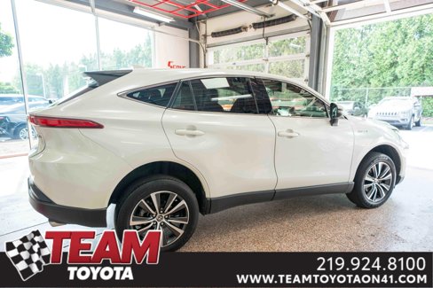 Used 2021 Toyota Venza LE image 4