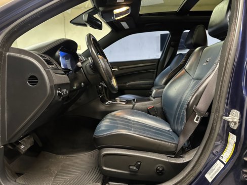 Used 2015 Chrysler 300 S w/ 300S Premium Group image 9