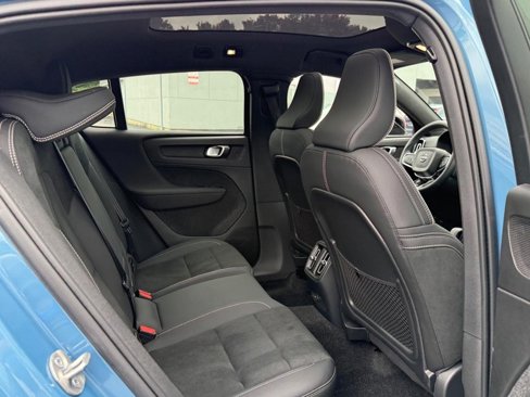 Certified 2023 Volvo C40 P8 Recharge Plus w/ Protection Package Premier image 11