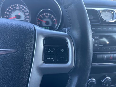 Used 2013 Chrysler 200 Touring image 22