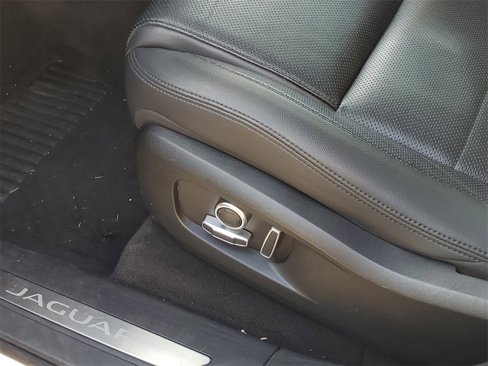 Used 2021 Jaguar F-PACE S image 9