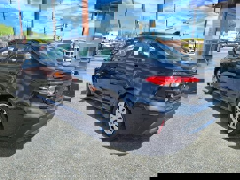 Used 2021 Toyota Corolla LE image 27