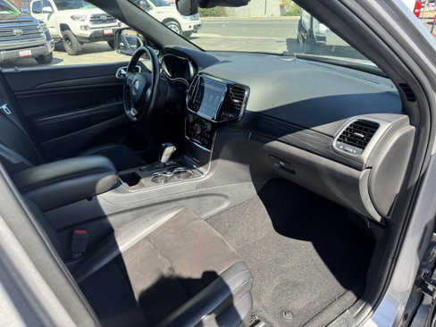 Used 2020 Jeep Grand Cherokee Altitude image 19
