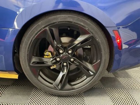 Used 2019 Chevrolet Camaro LT image 18