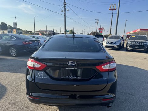 Used 2013 Ford Fusion SE image 6