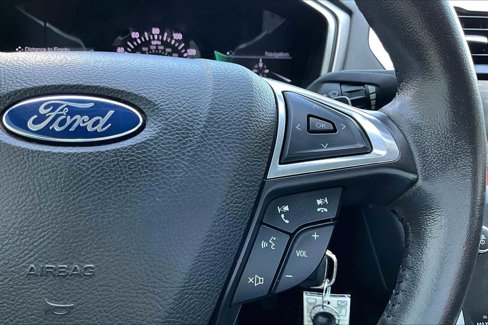 Used 2015 Ford Fusion SE image 23