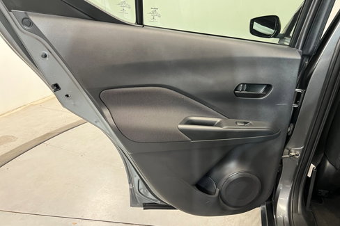 Used 2020 Nissan Kicks S image 19