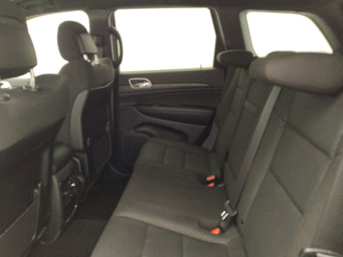 Used 2020 Jeep Grand Cherokee Laredo image 18